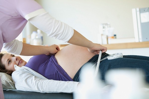 Viêm lộ tuyến cổ tử cung có sinh thường được không?